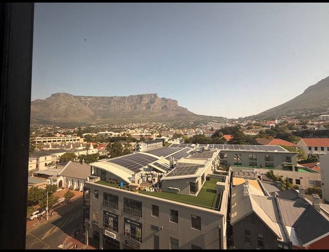 66M² BUILDING TO LET IN GARDENS